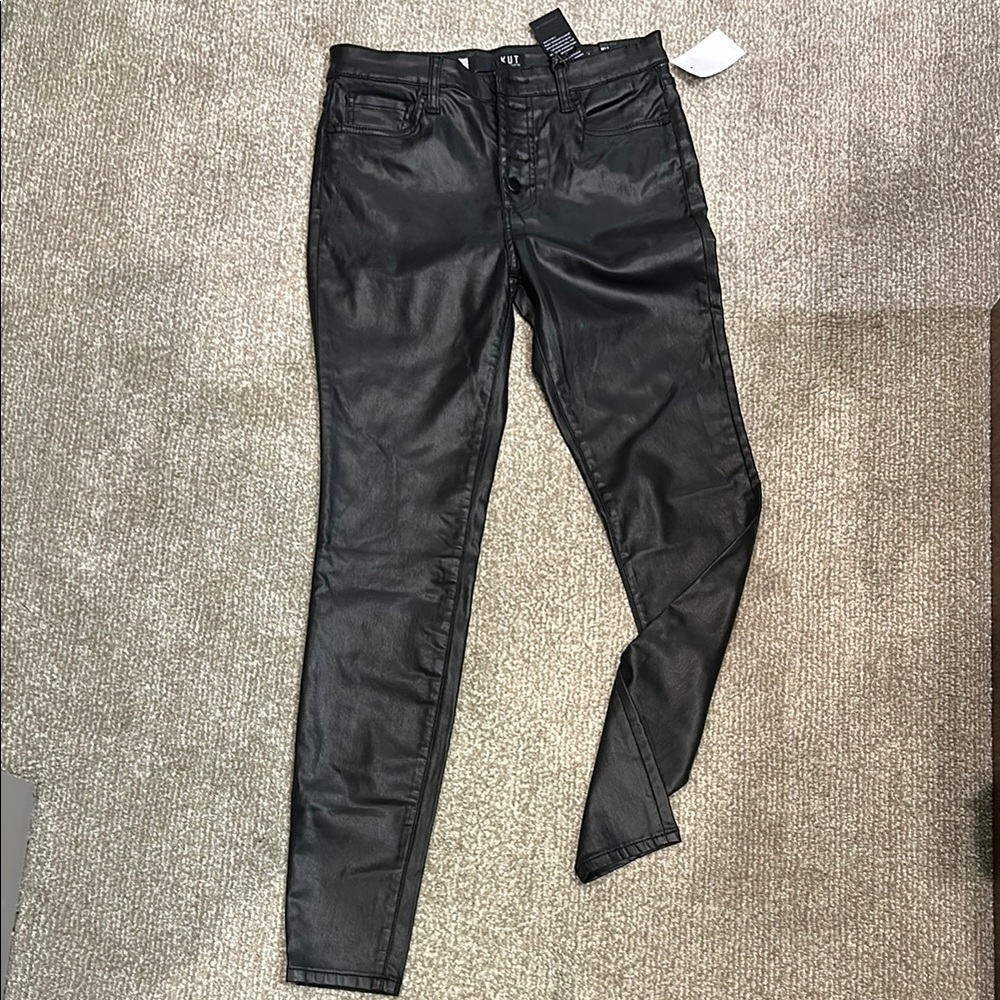 Kut from the Kloth Black Straight Leg Jeans Modern Style